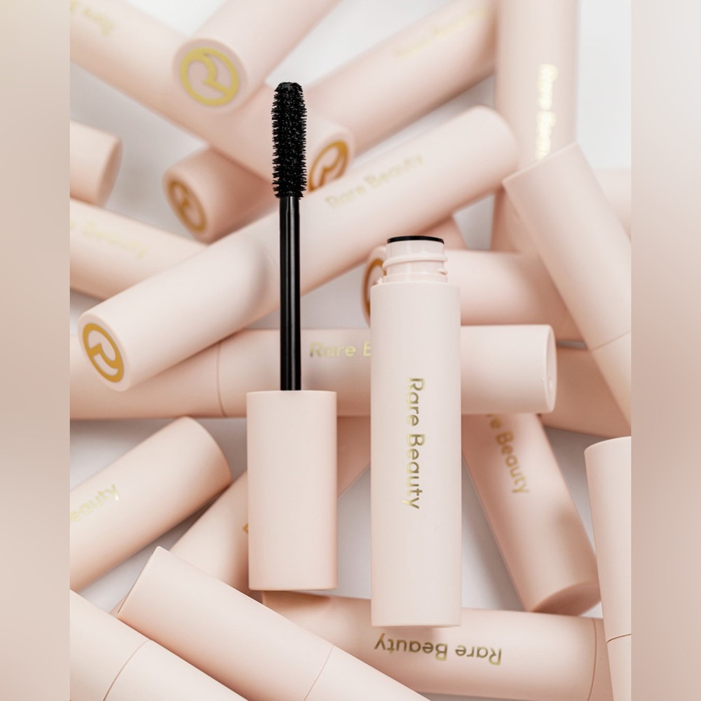 NEW RARE BEAUTY PERFECT STROKES MASCARA 👁️🖤